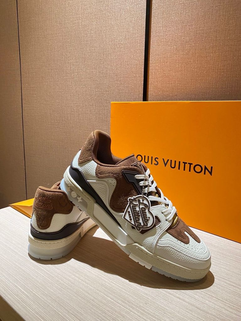 LV Trainer Brown
