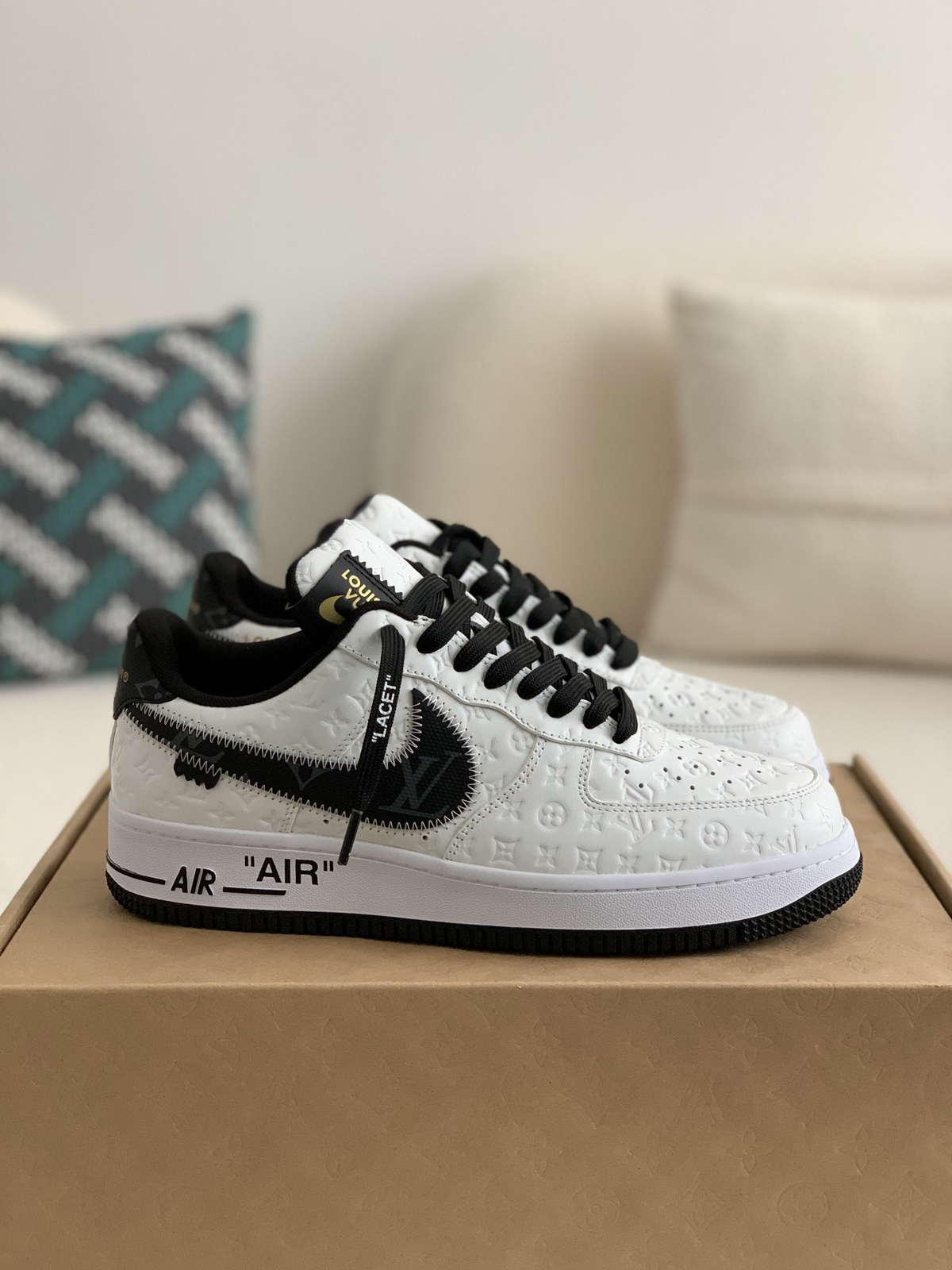 Louis Vuitton x Nike Air Force 1 Low ‘White Black’