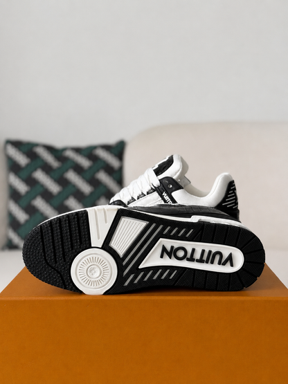 LV Trainer Black White