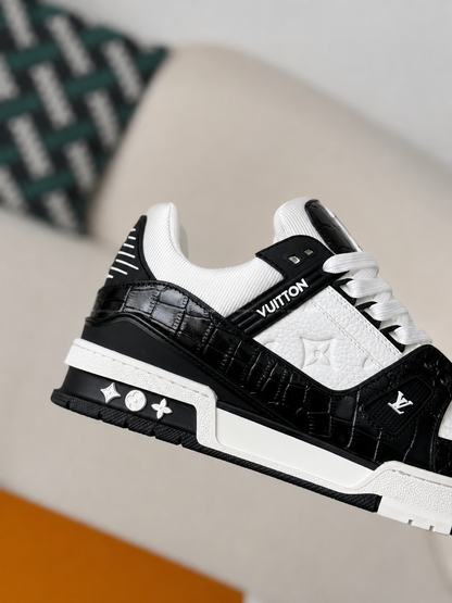 LV Trainer Black White
