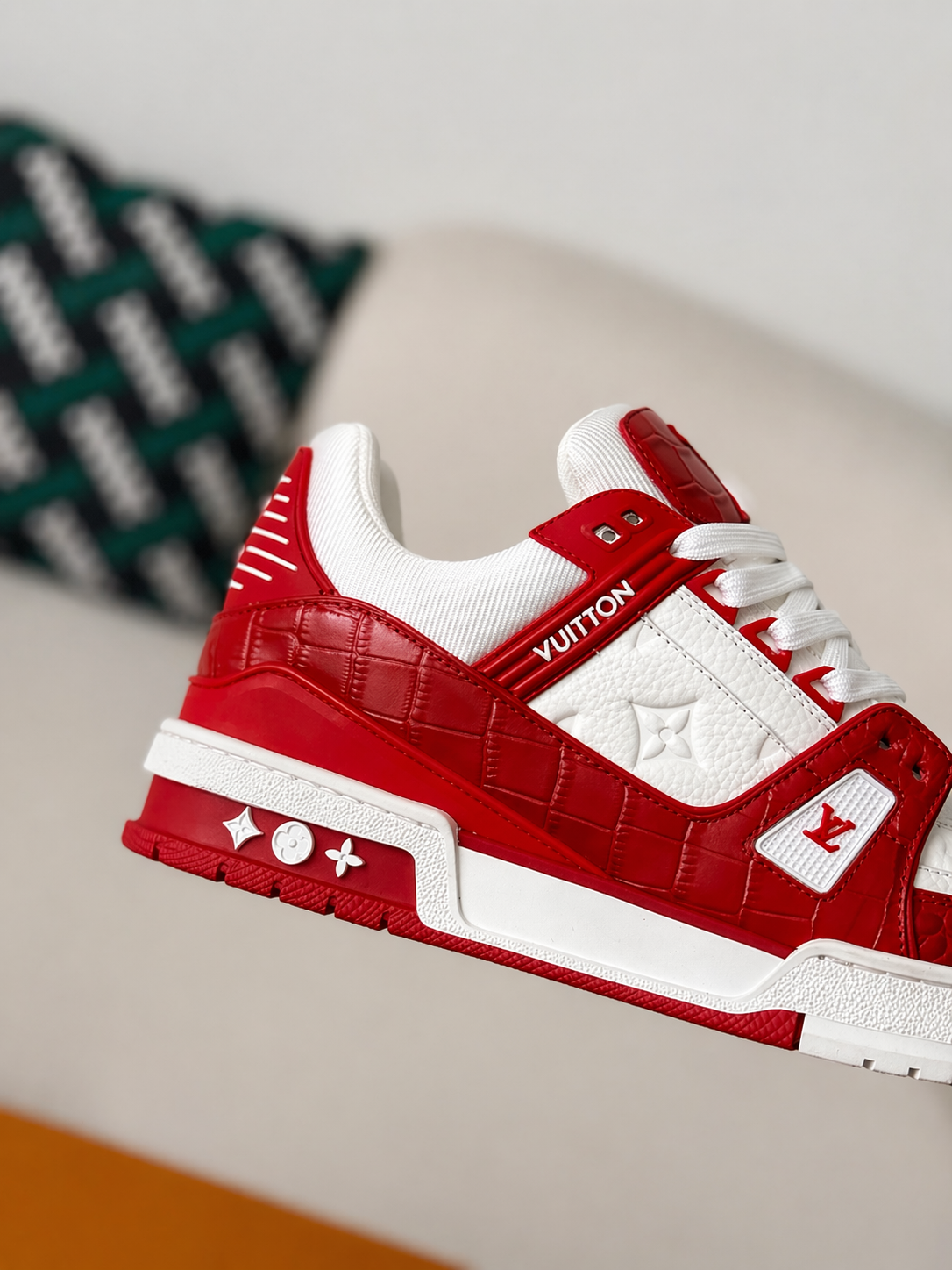LV Trainer Red