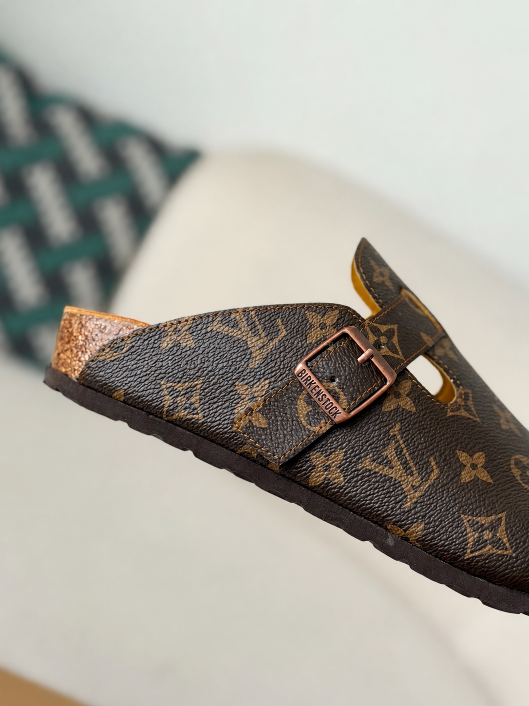 LV Cosy Flat Comfort Clog Brown