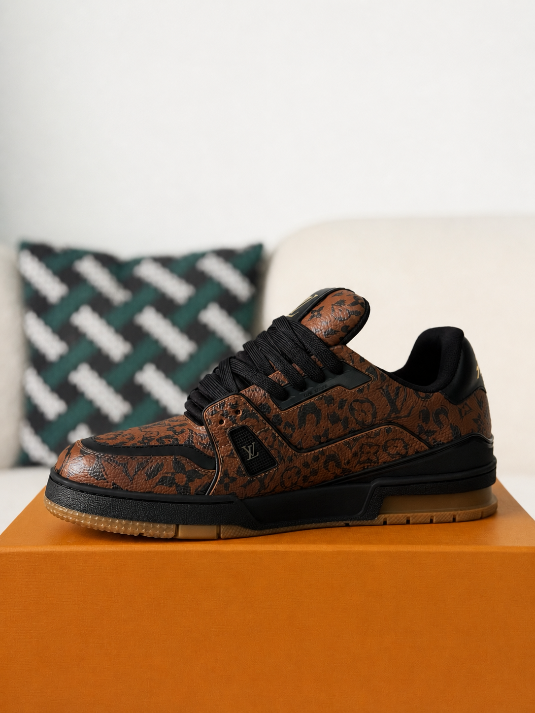 LV Trainer 'Brown'