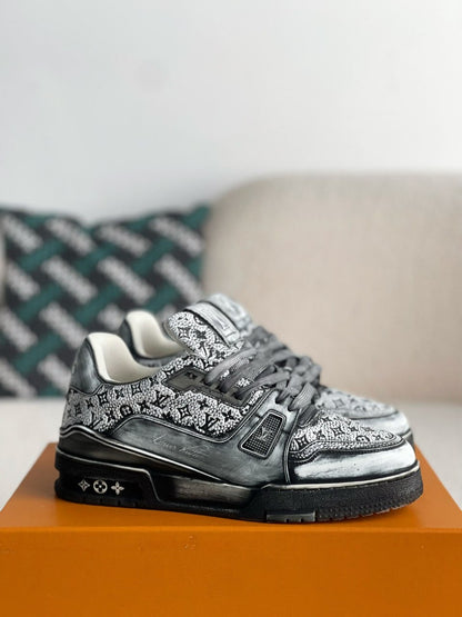 LV Trainer Gray
