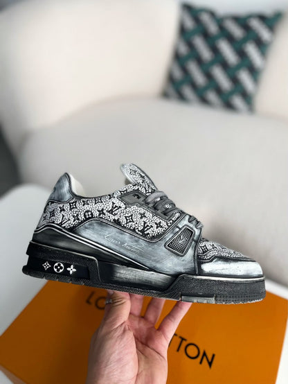LV Trainer Gray
